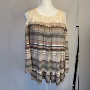 Maurice’s size medium neutral pattern, cut out shoulder with crochet detail top